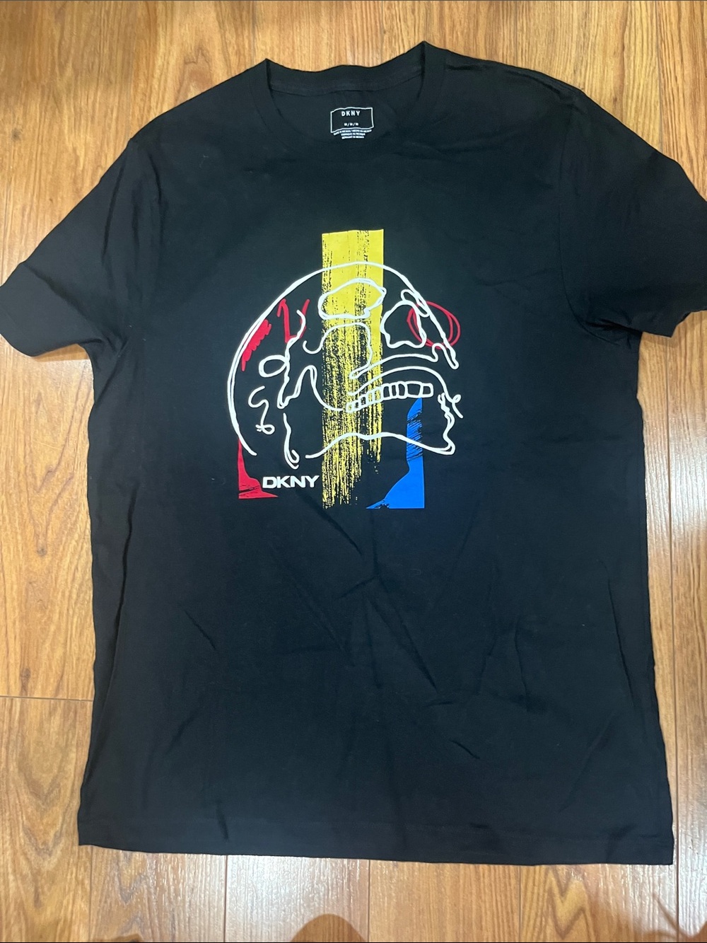 DKNY Black Short-Sleeve Crewneck Tee with Tricolor Graphic